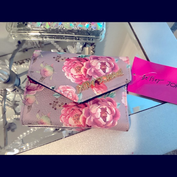 Beautiful Betsy Johnson floral rose wallet beautiful colors ! - Picture 2 of 4
